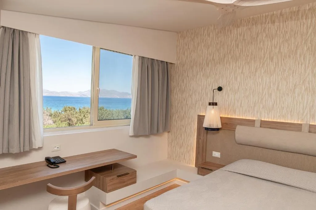 Achilleas Beach Hotel: another view