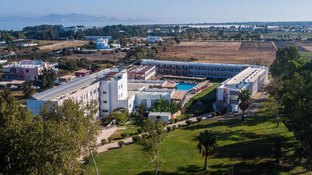 Aegean Bay Hotel: another view
