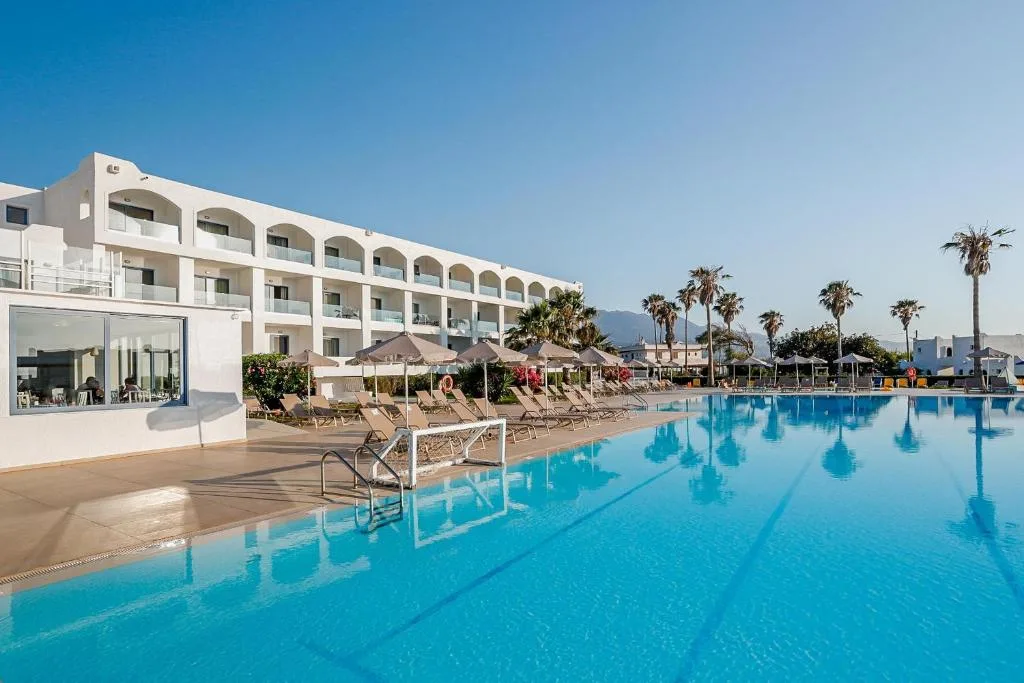 The Aeolos Beach Hotel: another view