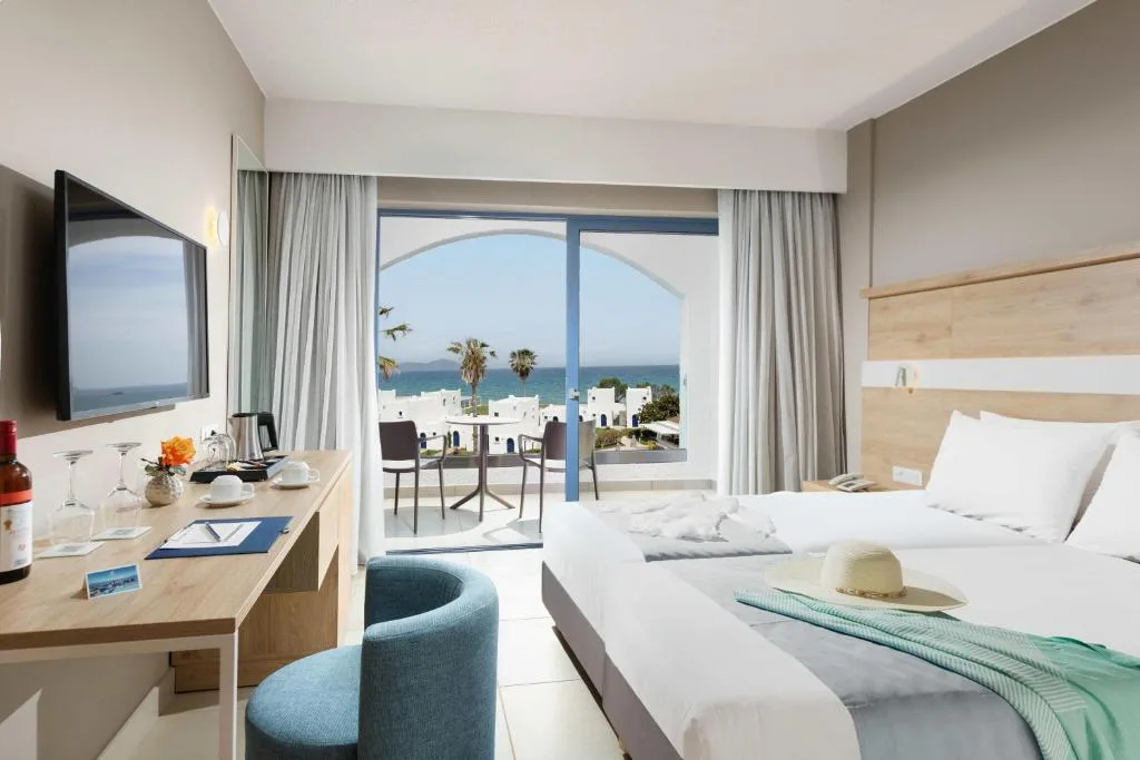 The Aeolos Beach Hotel: another view