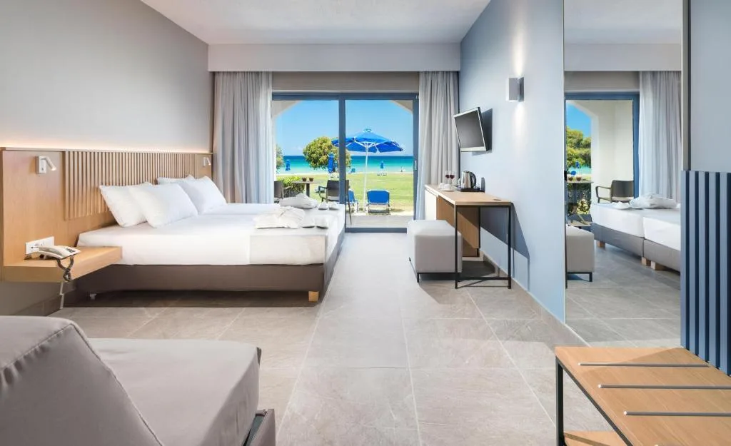 The Aeolos Beach Hotel: another view