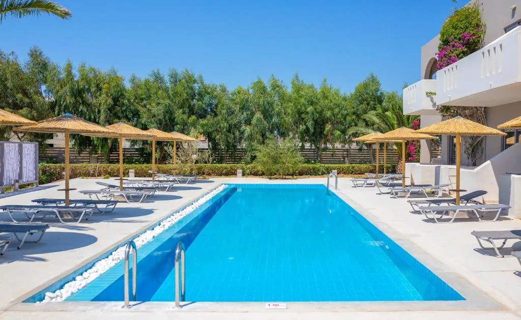 Akti Beach Club: another view