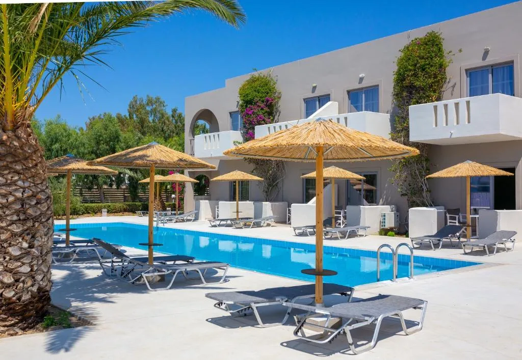 Akti Beach Club: another view