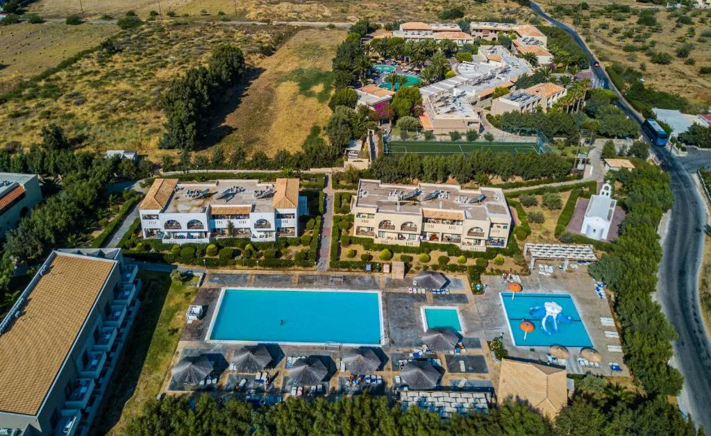 Akti Beach Club: another view