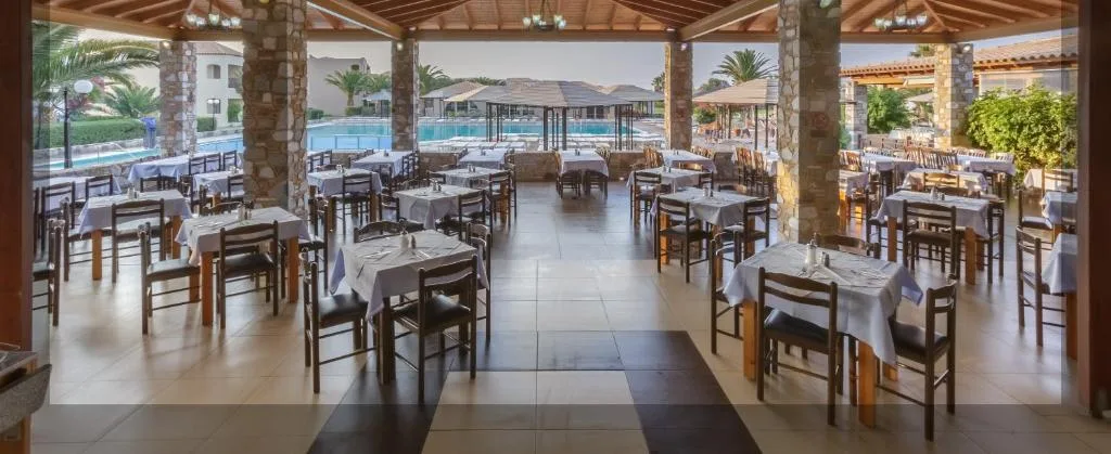 Akti Beach Club: another view