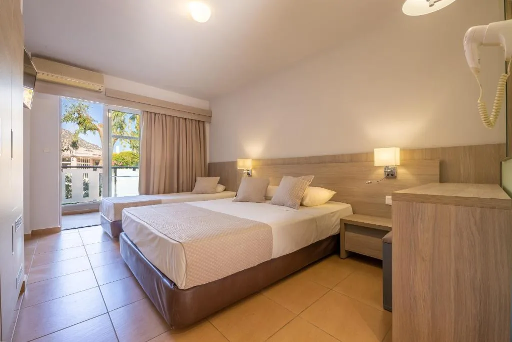Akti Beach Club: another view
