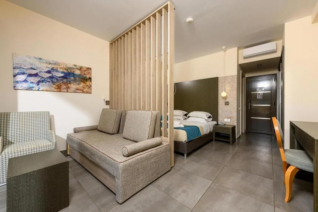 ALEA Hotel & Suites: another view