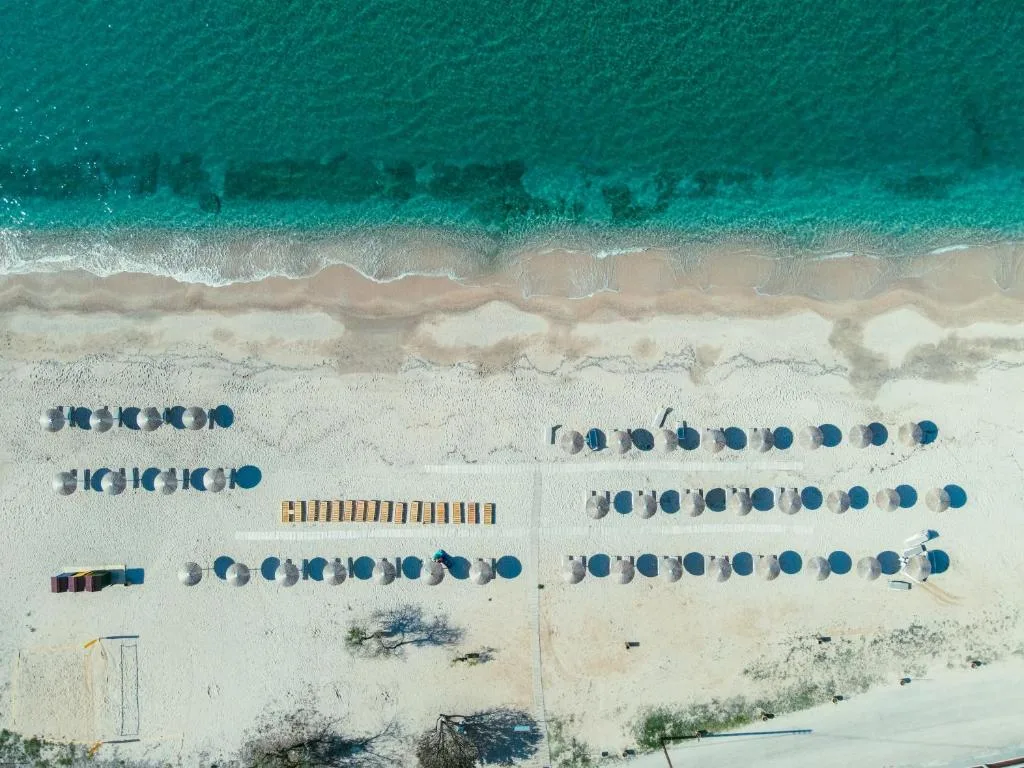 Almyros Beach Resort & Spa: another view