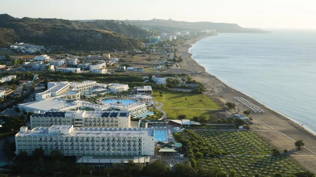 Apollo Beach: another view