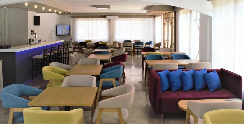 Apollon Hotel: another view