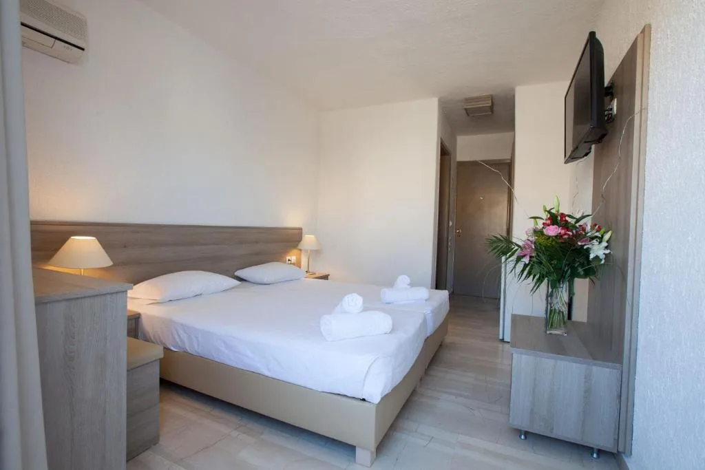 Apollon Hotel: another view