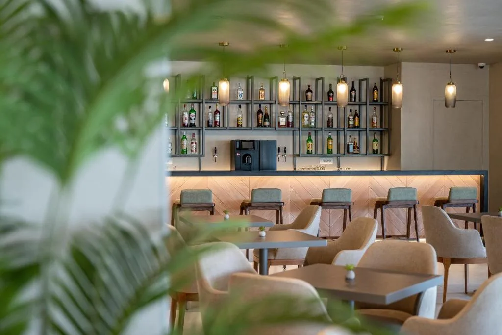 Apollon Hotel: another view
