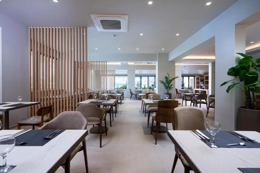 Apollon Hotel: another view