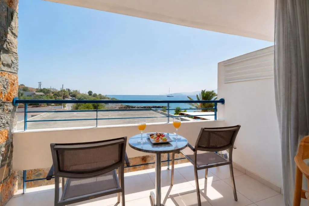 Ariadne Beach: another view