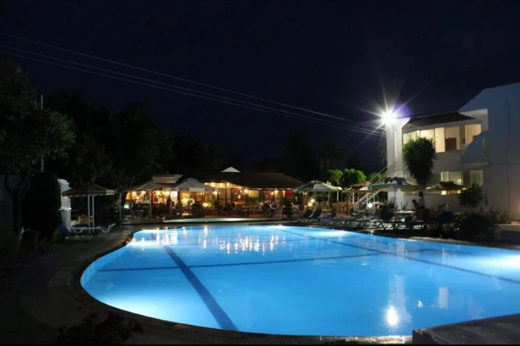 Asterias Bay Hotel: another view