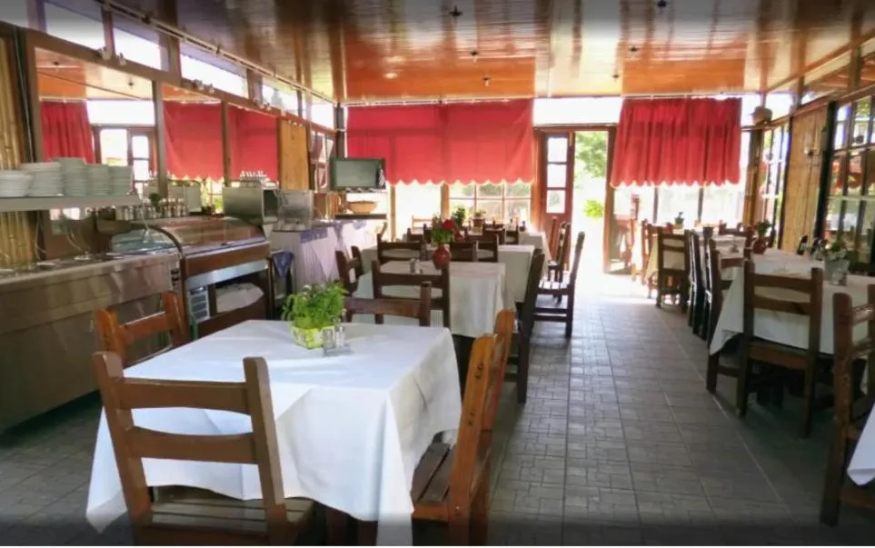Asterias Bay Hotel: another view