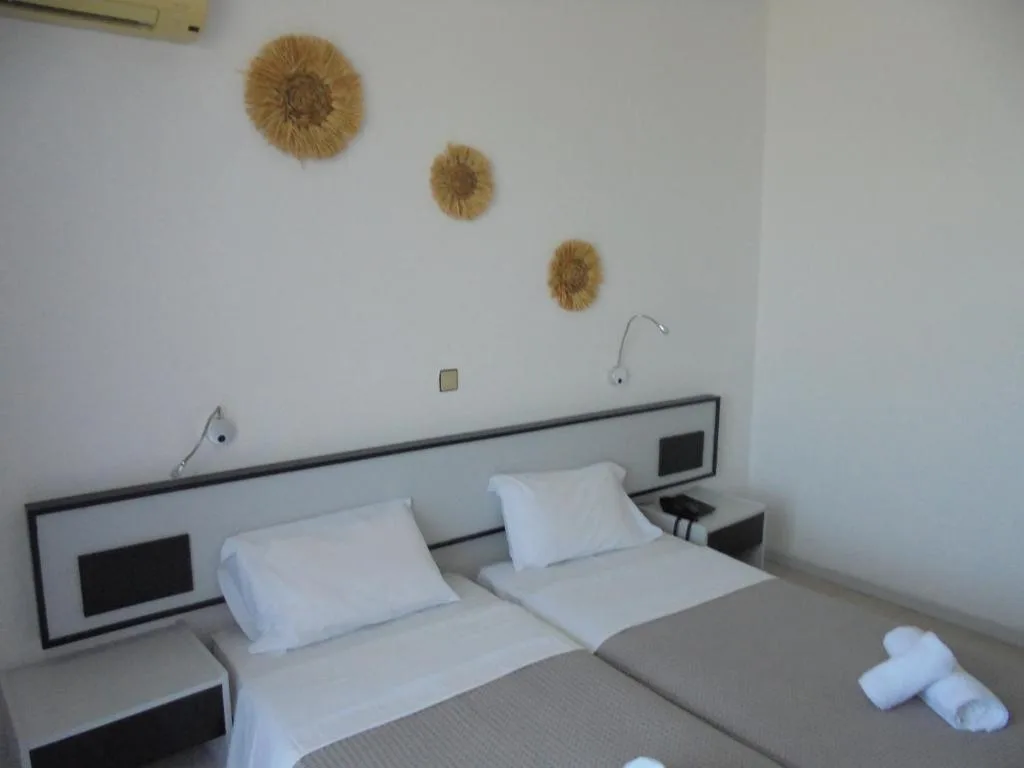 Asterias Bay Hotel: another view