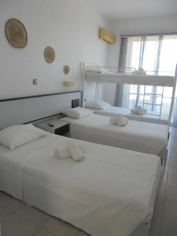 Asterias Bay Hotel: another view