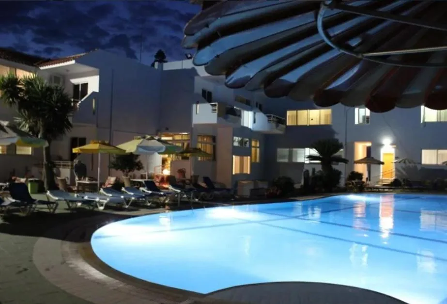 Asterias Bay Hotel: another view