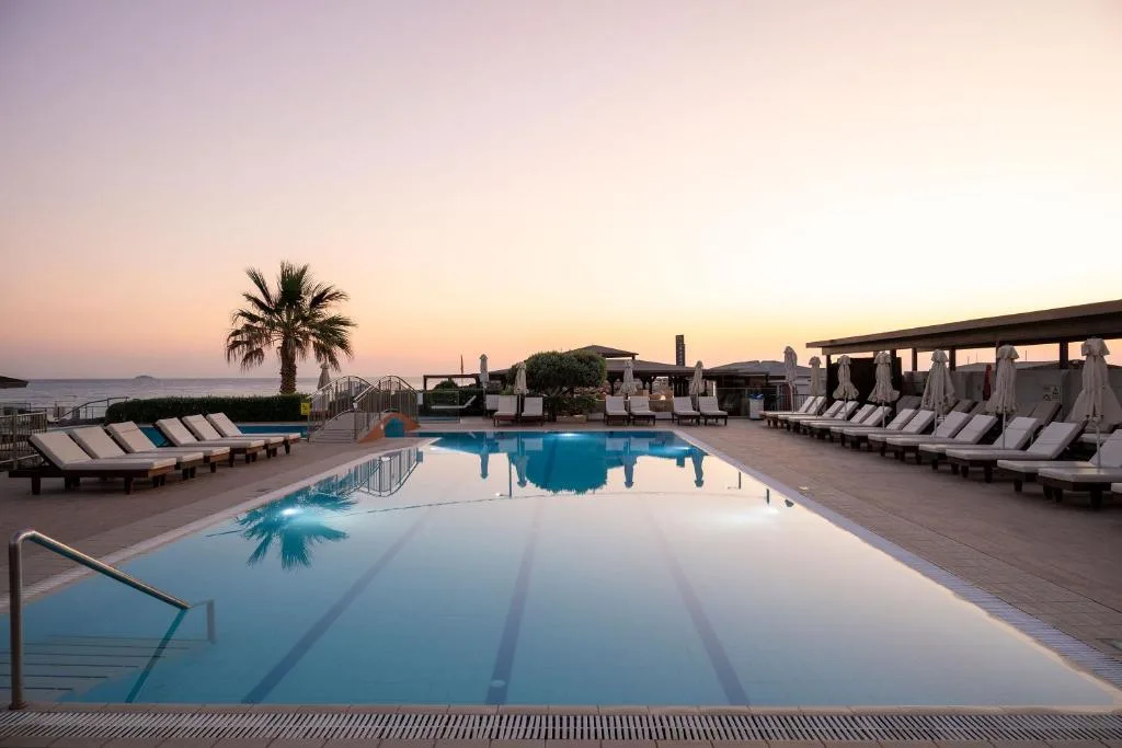 Astir Beach Hotel: another view