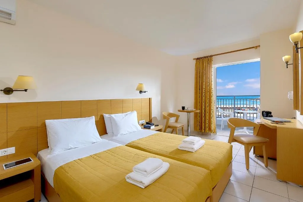 Astir Beach Hotel: another view