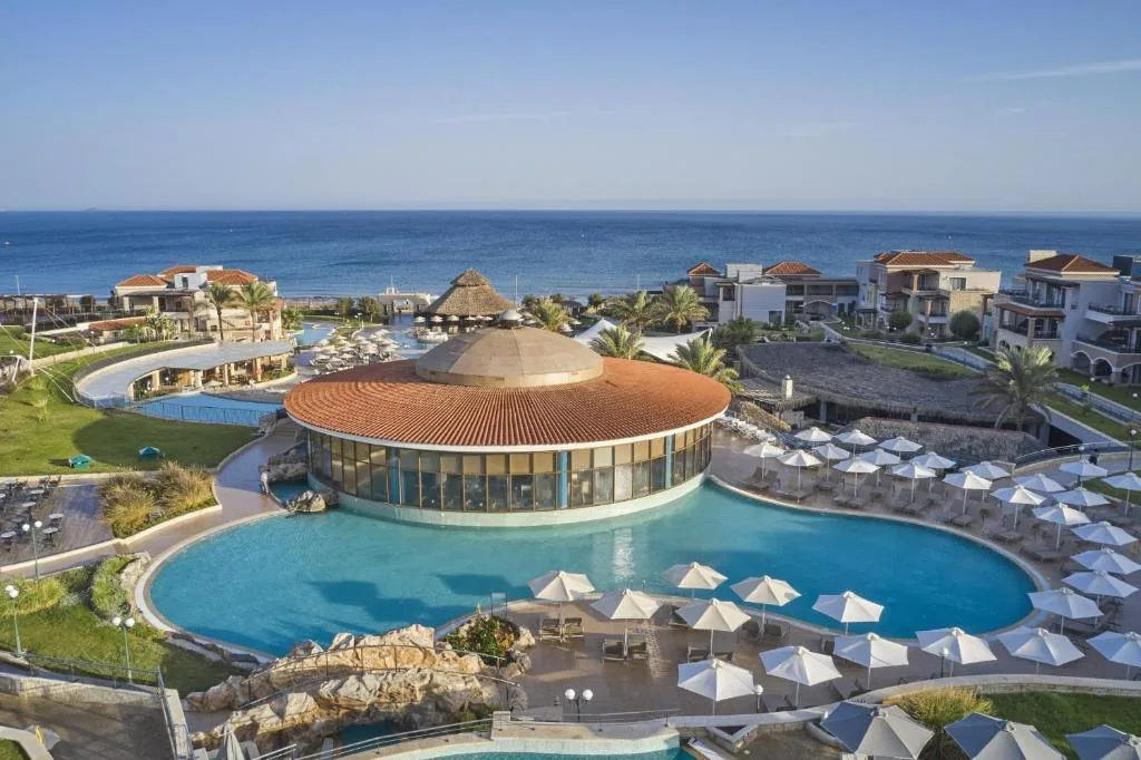 Atlantica Caldera Palace: another view