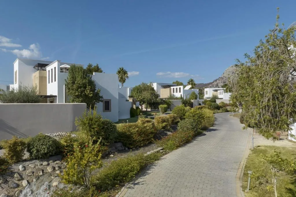 Aulus Lindos Rhodes, Curio Collection by Hilton: another view