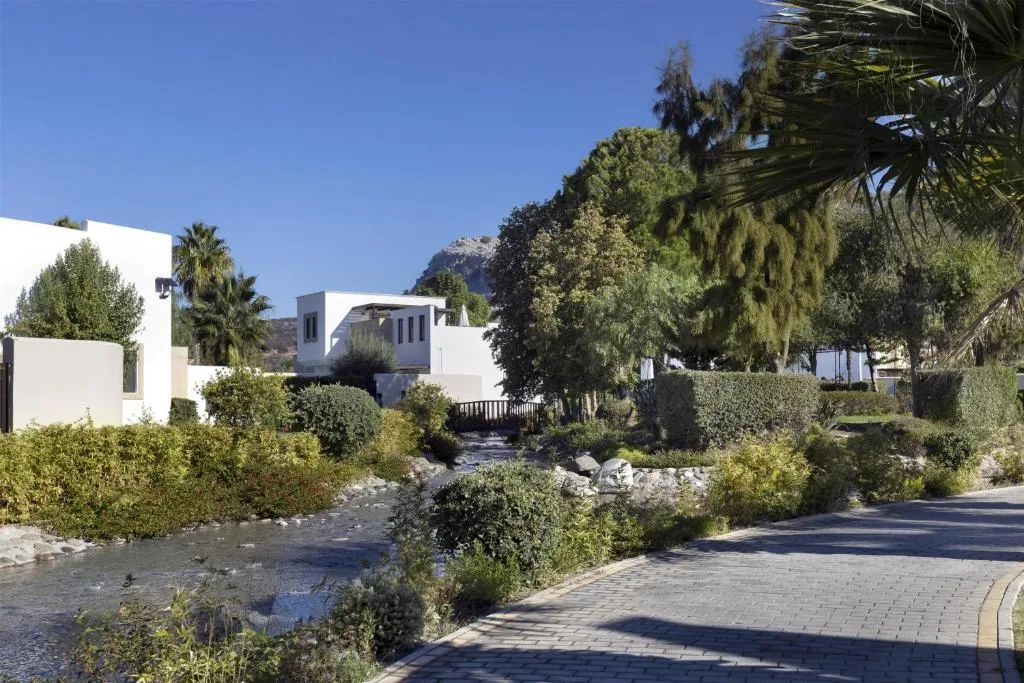 Aulus Lindos Rhodes, Curio Collection by Hilton: another view