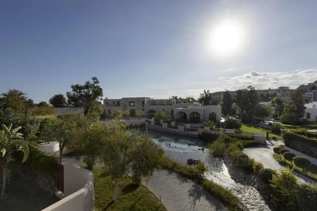 Aulus Lindos Rhodes, Curio Collection by Hilton: another view