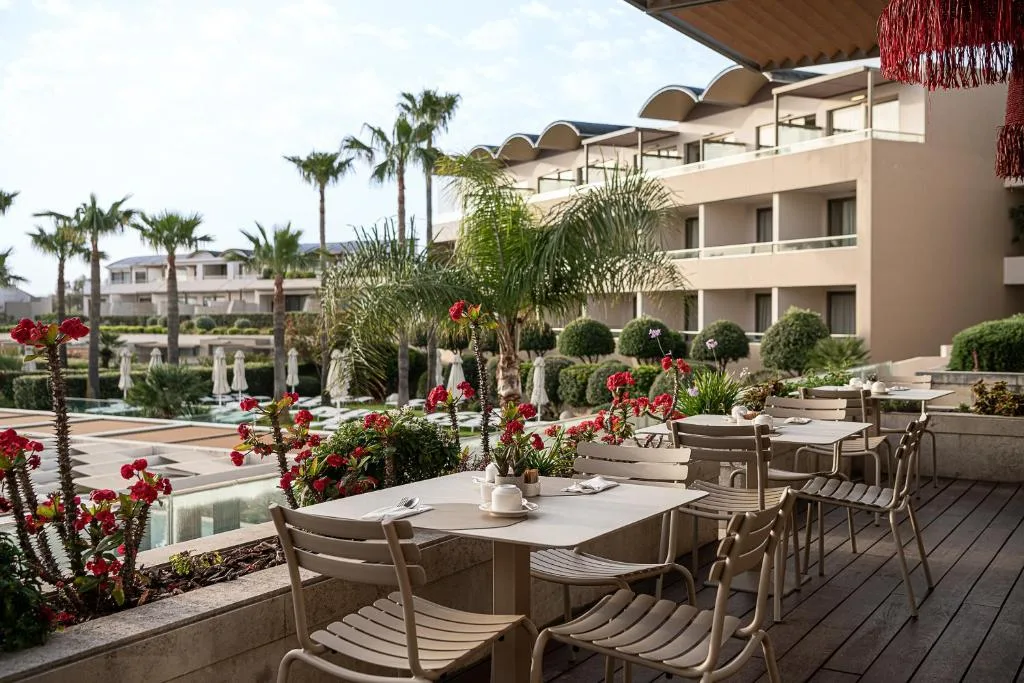 Avra Imperial Hotel: another view