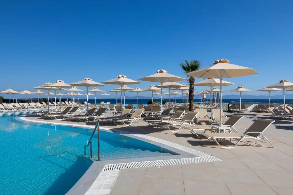 Belair Beach Hotel: another view