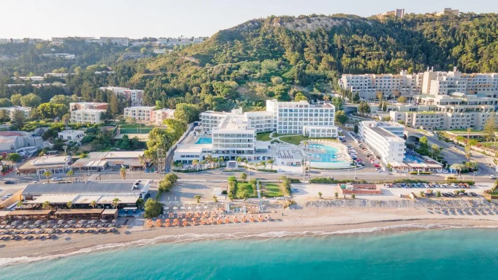 Belair Beach Hotel: another view