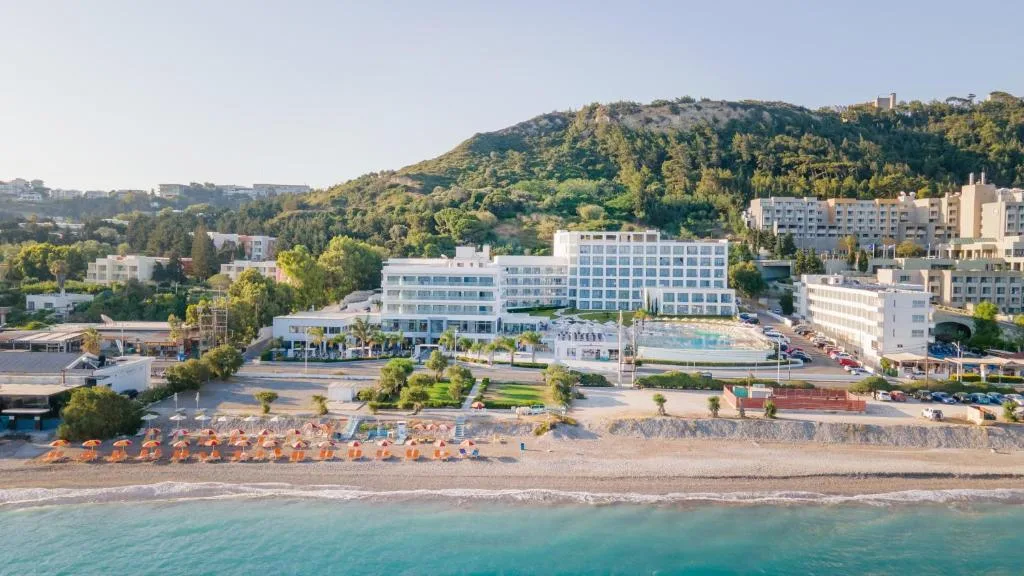 Belair Beach Hotel: another view
