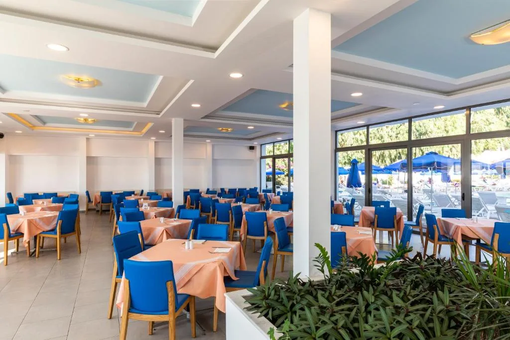 Belair Beach Hotel: another view