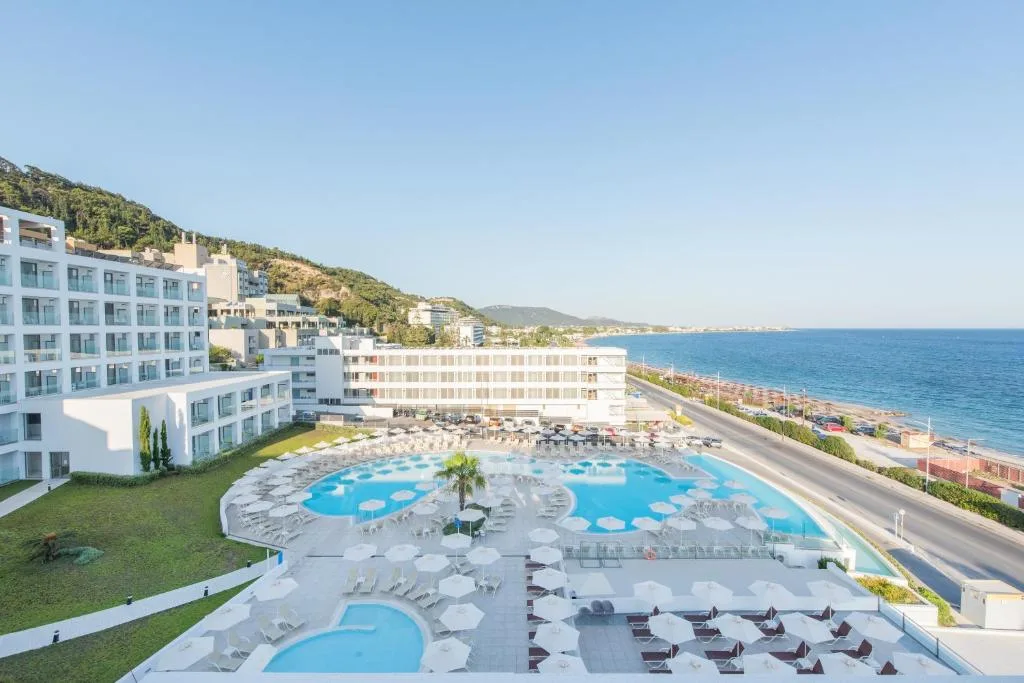 Belair Beach Hotel: another view