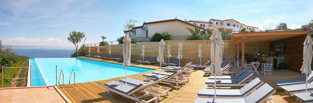 Belvedere Aeolis Hotel: another view