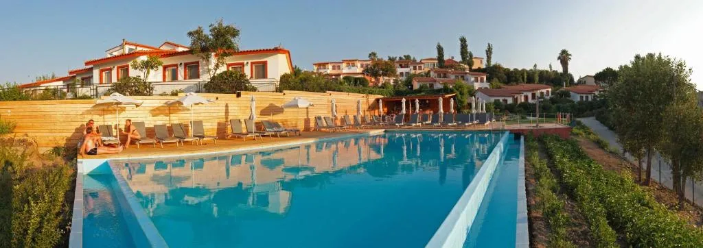 Belvedere Aeolis Hotel: another view