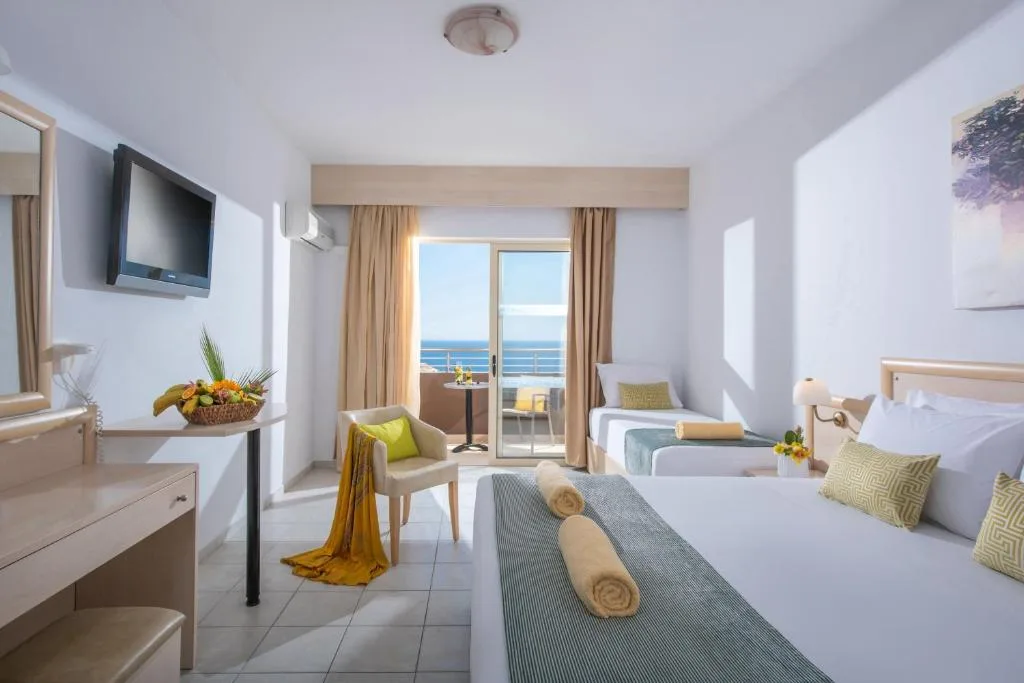 Blue Bay Resort Hotel: another view
