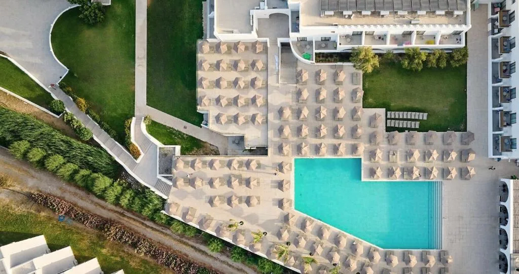Blue Sea Island: another view
