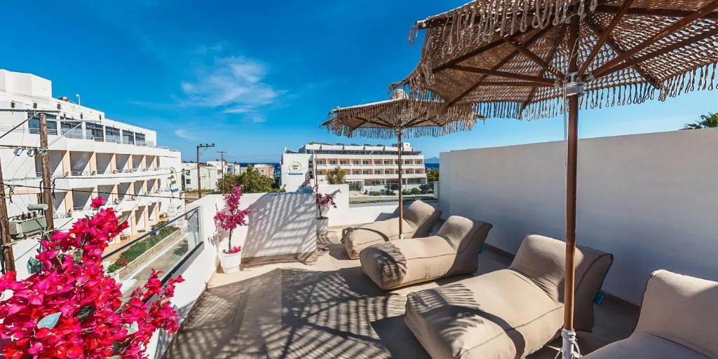 Cabana White Boutique Hotel: another view