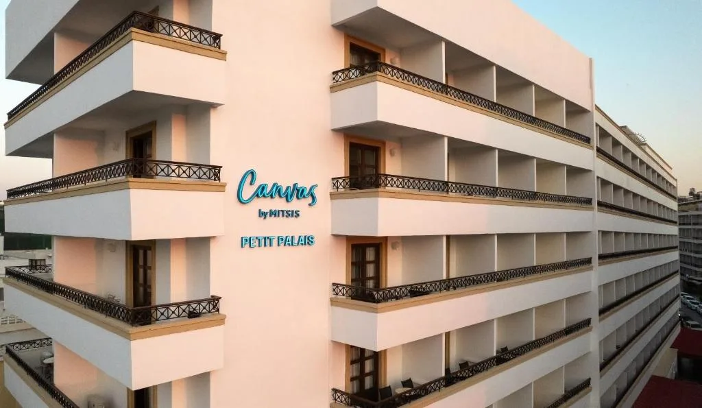 Canvas by Mitsis Petit Palais: another view