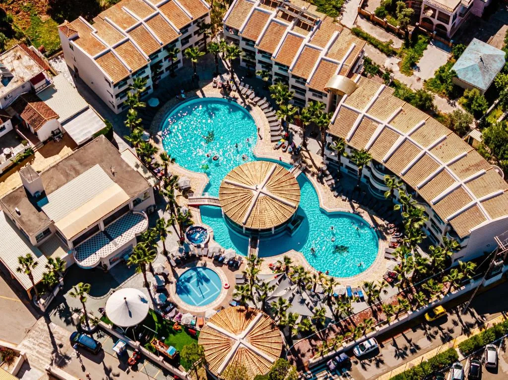 Caretta Beach Resort & WaterPark: another view
