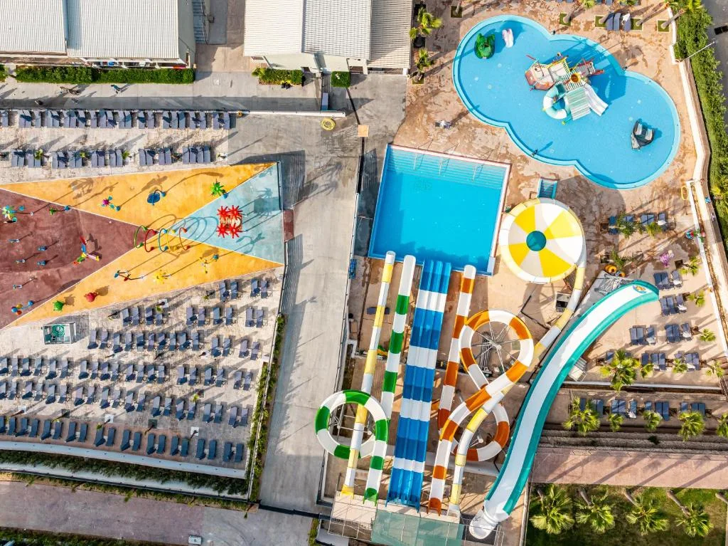 Caretta Paradise Resort & WaterPark: another view
