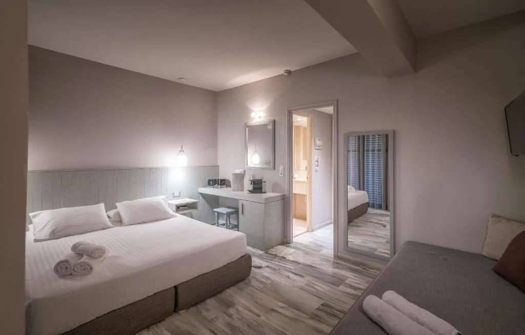 Castelli Hotel: another view