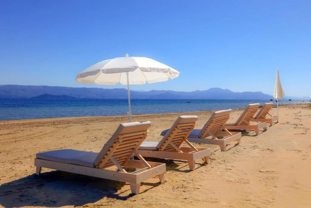 Cavomarina Beach: another view