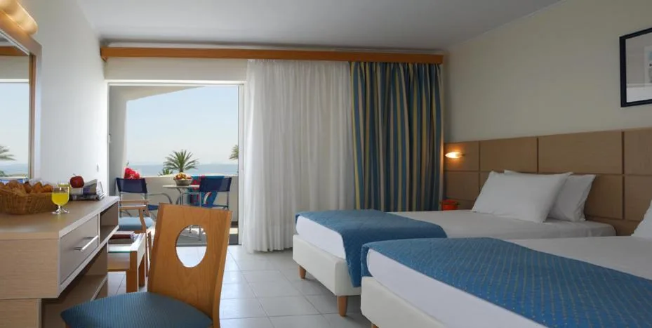 Comer Kinetta Beach: another view