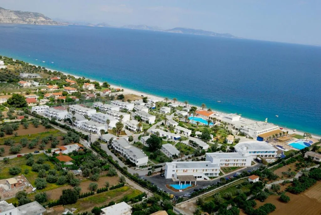 Comer Kinetta Beach: another view