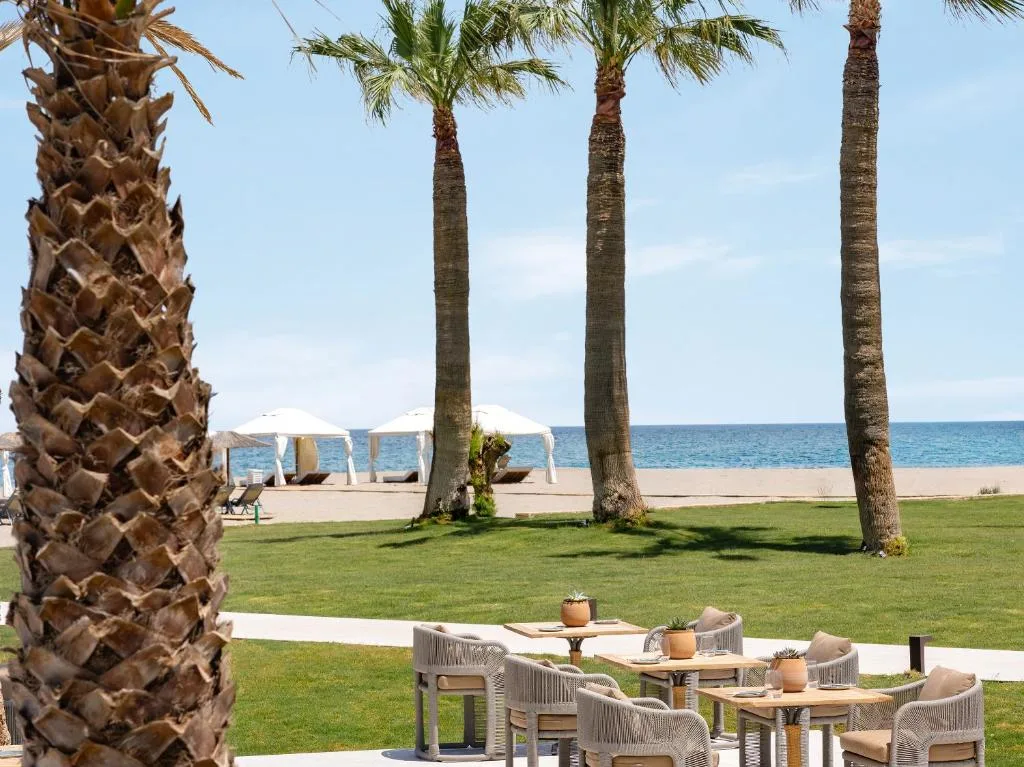 Creta Palace: another view