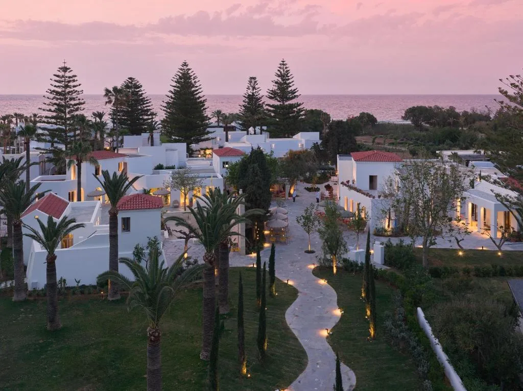 Creta Palace: another view