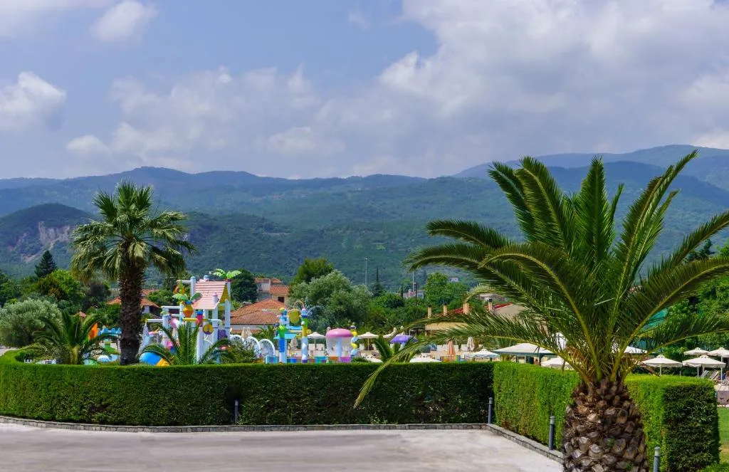Cronwell Platamon Resort: another view